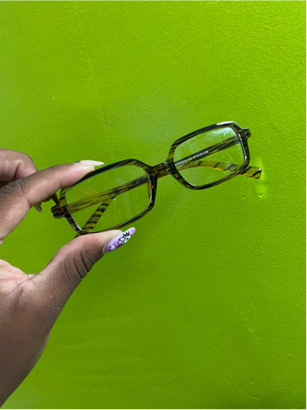 Brown and yellow tortoiseshell glasses #tortoiseshell #retro